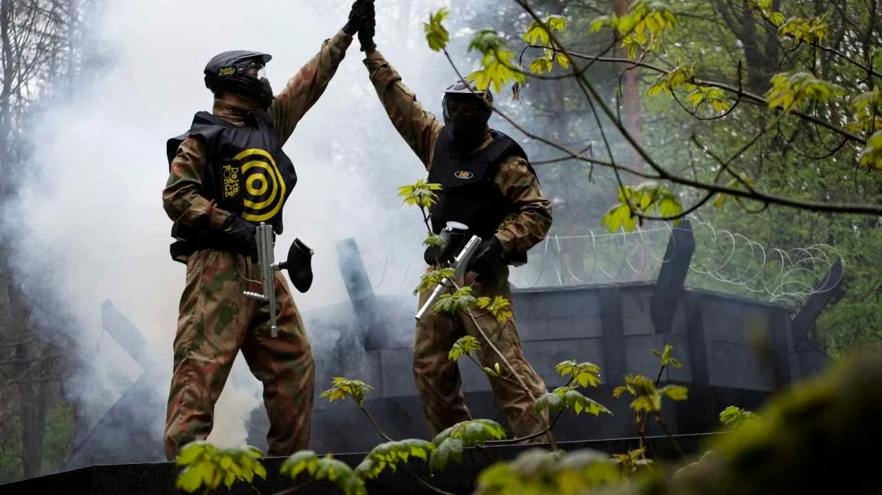https://assets.releaserooms.com/uploads/team-mates-at-delta-force-paintball-birmingham-imp3x77ug491a.webp